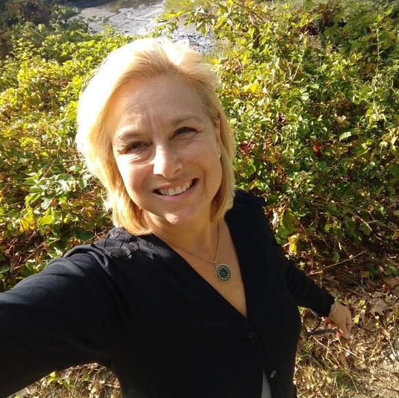 Meet your Posher, Susan - Picture 1 of 1